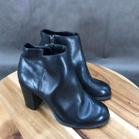 a.n.a Black Faux Leather Zip Up Block Heel Booties Womens 6 - Picture 1 of 6